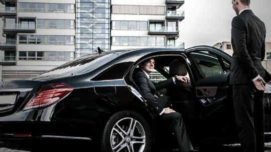 Astuces pour trouver le transport privé idéal parmi les véhicules haut de gamme