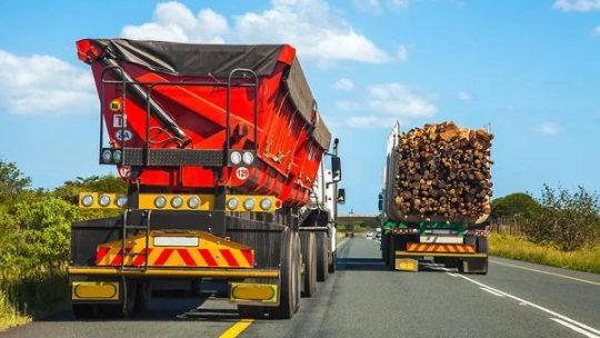 Guide du transport de matériaux : de la planification à la livraison