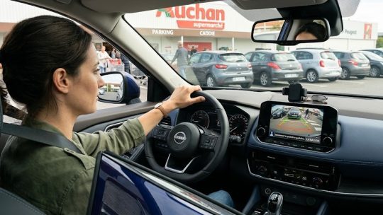 Différence entre radars de recul à ultrasons et caméra