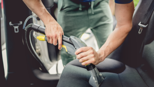 Nettoyage intérieur et extérieur de voiture : à quelle fréquence le faire ?