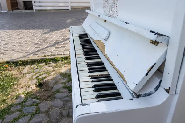 Trouver la meilleure équipe de déménagement de piano : l&rsquo;importance des avis clients