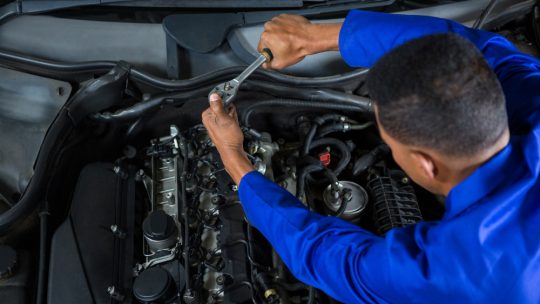 Support moteur HS causant des vibrations volant au ralenti