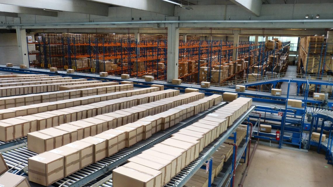 Entrepôt automatisé : dans les coulisses du centre logistique d&rsquo;Ocado, le plus robotisé au monde